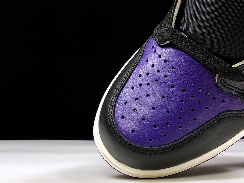 Air Jordan 1 Retro High OG Court Purple